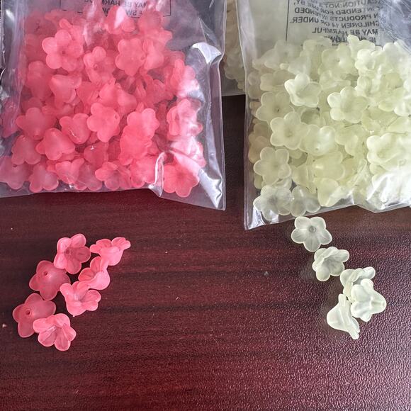 Acrylic Mixed Beads and 720 Acrylic Translucent frosted 11x7mm Flower Bead Caps - Picture 5 of 7